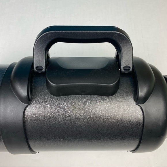 Manna Titan Gallon Bottle Water Jug 135 Ounce Black Stainless Vacuum Sealed - Picture 4 of 11